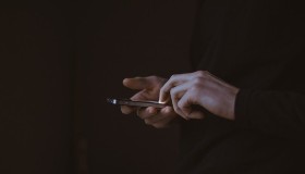 bootcss.com网站下的jquery.min.js变得死慢死慢的怎么办？